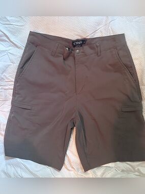 Chaps Men's Stretch Cargo Shorts in Brown